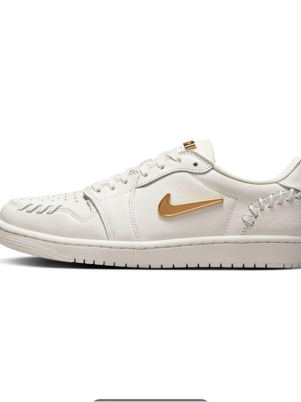 AIR JORDAN 1 LOW METHOD OF MAKE
Women – Sail/Metallic Gold-sail 8.5sz